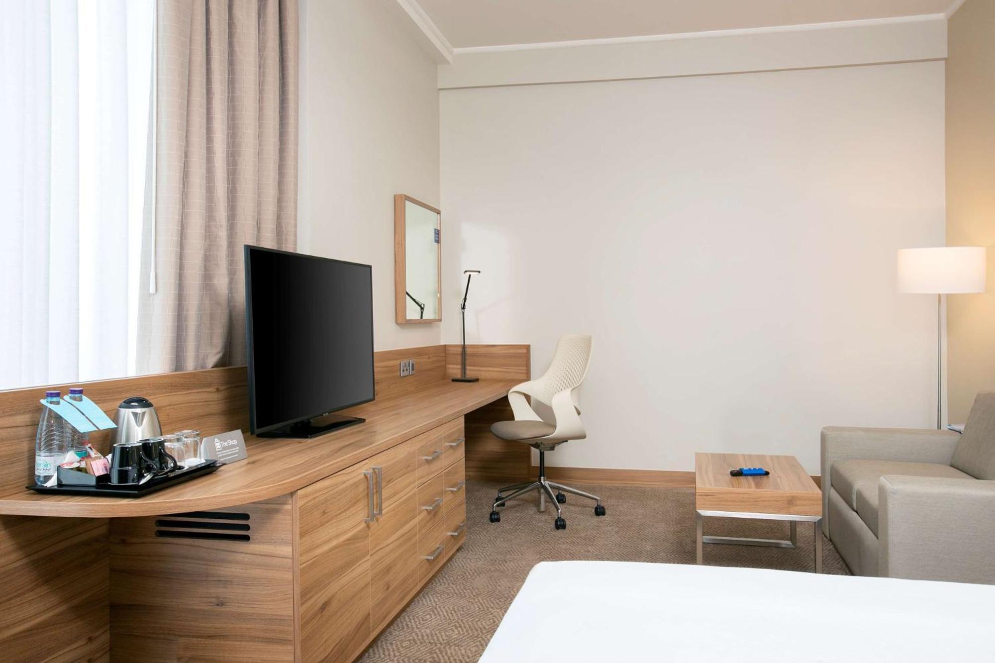 Hilton Garden Inn Riyadh Financial District Экстерьер фото